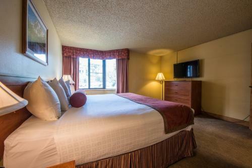 The Grand Lodge Hotel And Suites