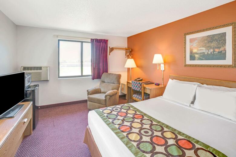 Hotel Super 8 West Aberdeen