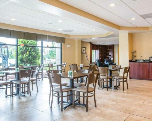 Hotel Comfort Suites Atlanta Airport