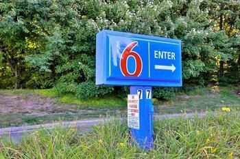 Motel 6 Nashua South