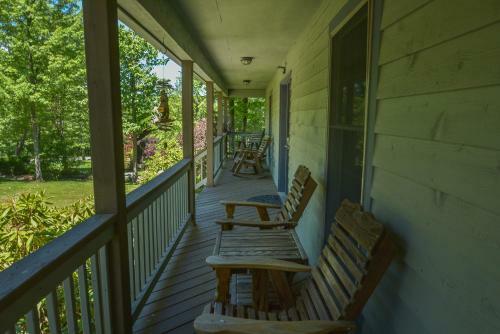 Memory Lane Four-bedroom Holiday Home