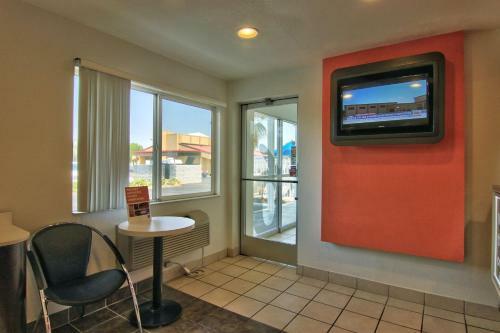Motel 6 Woodland - Sacramento Area