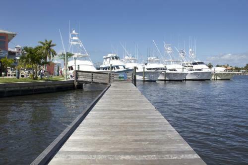 Hotel Pirate's Cove Resort And Marina - Stuart