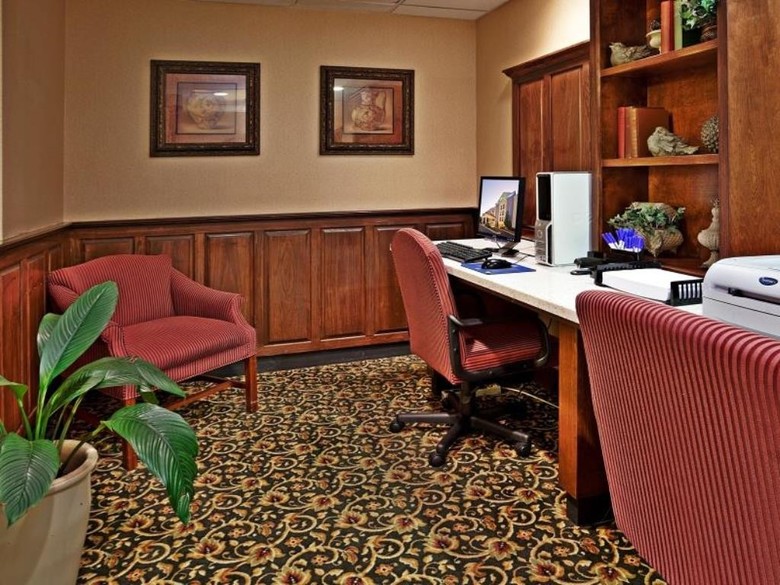 Holiday Inn Express Hotel & Suites Research Triangle Park