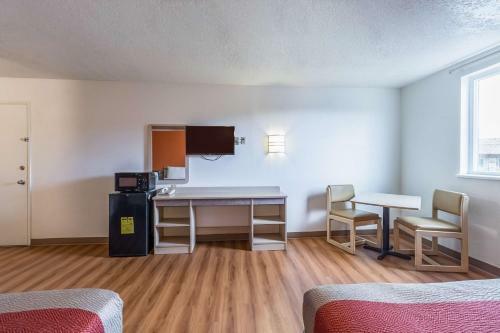 Motel 6 Beaverton