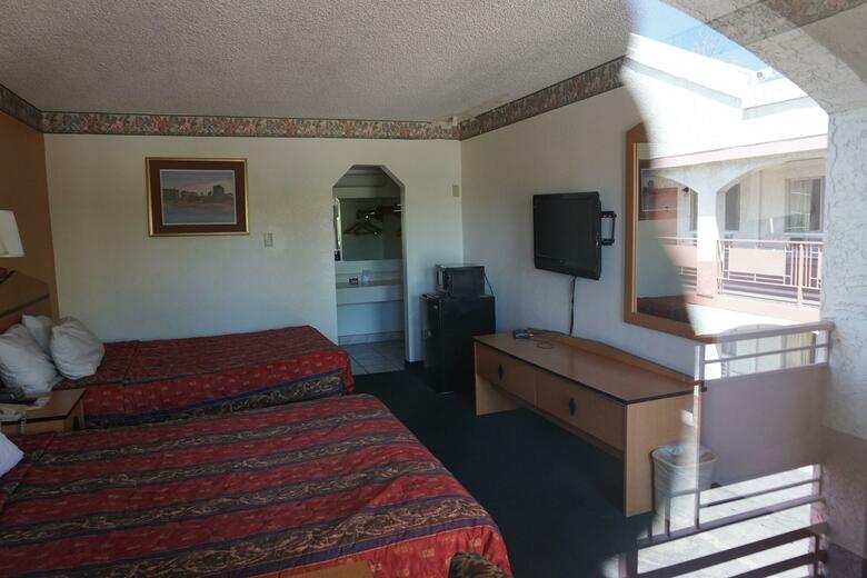 Motel Knight's Inn Globe