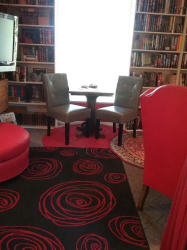 Hostal Rainbow Inn Bed And Breakfast