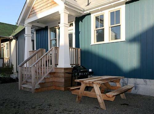 Flotsam House Two-bedroom Home