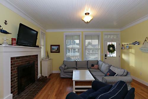 Anchors Away Four-bedroom Home