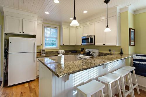 Anchors Away Four-bedroom Home