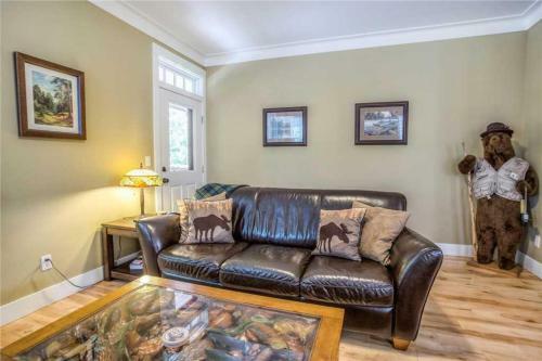 Into The Woods Three-bedroom Home