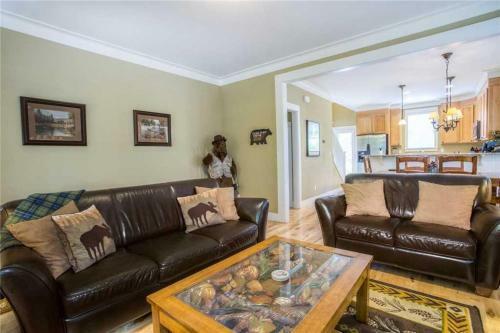 Into The Woods Three-bedroom Home