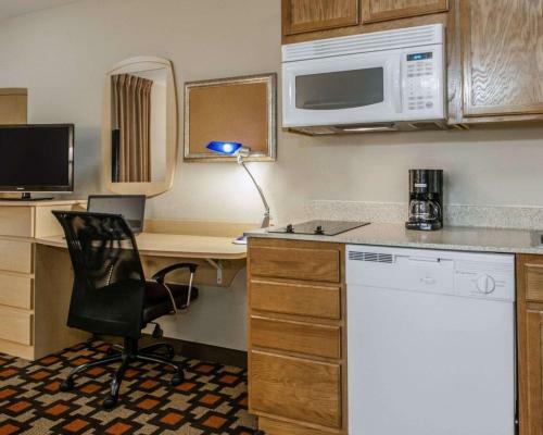 Hotel Suburban Extended Stay Northeast