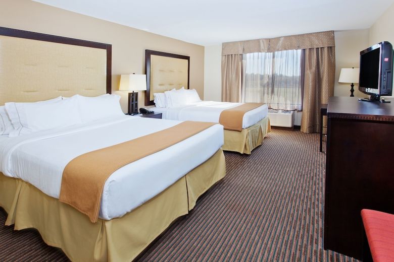 Holiday Inn Express Hotel & Suites Cordele North
