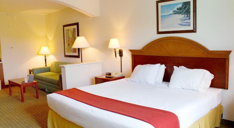 Hotel Crown Club Inn By Exploria Resorts