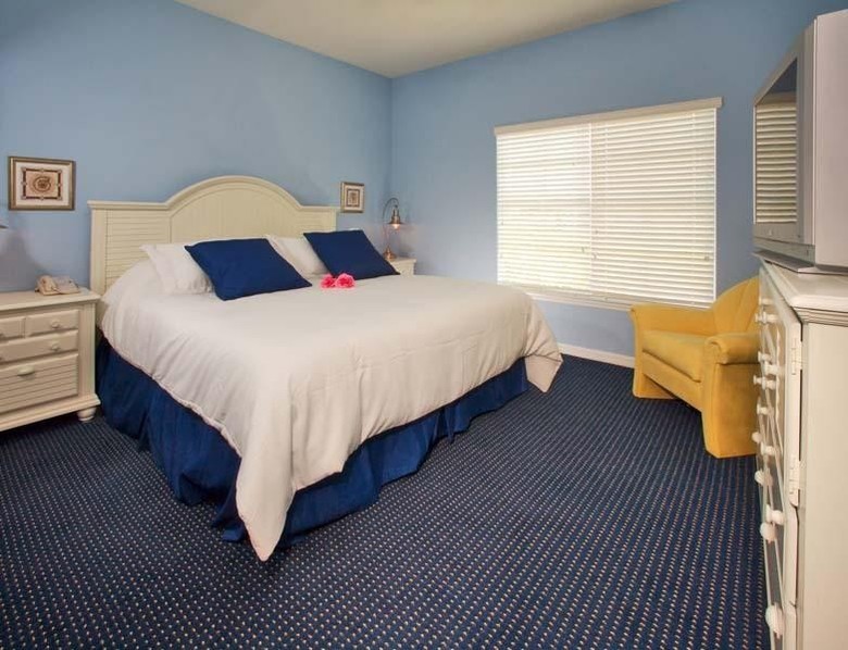 Runaway Beach Club Apartments