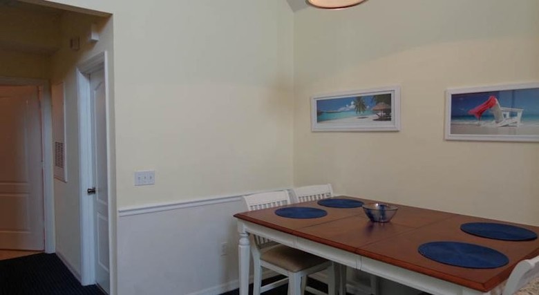 Runaway Beach Club Apartments