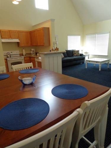 Runaway Beach Club Apartments