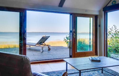 Artist's Waterfront Retreat