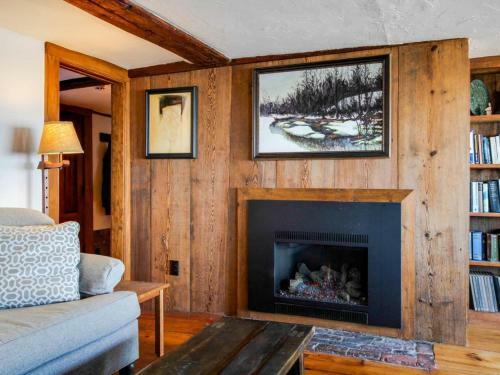 Artist's Waterfront Retreat