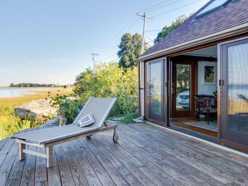 Artist's Waterfront Retreat