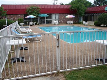 Motel Columbus Inn & Suites