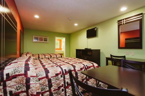 Motel Palace Inn - Channelview