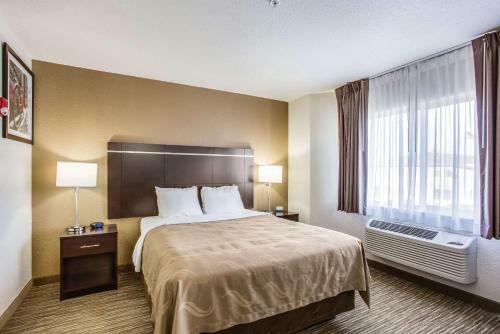 Hotel Mr. Sandman Inn & Suites
