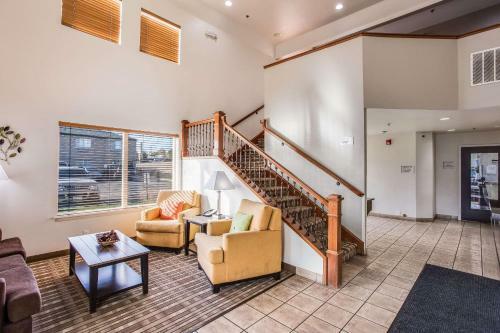 Hotel Mr. Sandman Inn & Suites