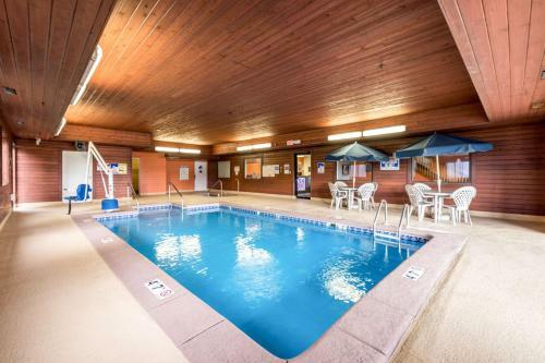 Motel 6 Waterloo