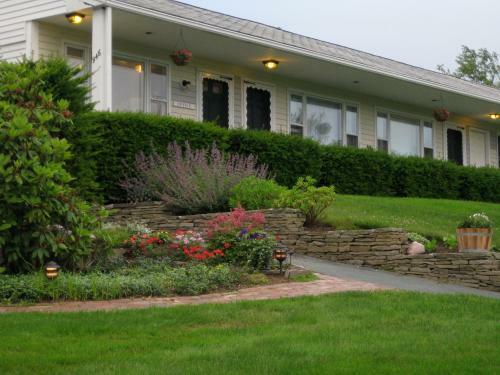 Chatham Highlander Motel