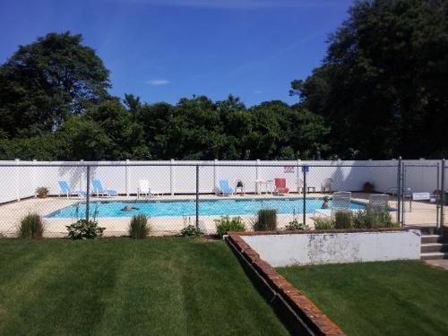 Chatham Highlander Motel