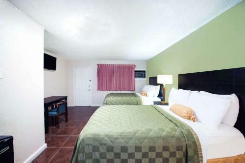 Motel Knights Inn & Suites Eagle Pass