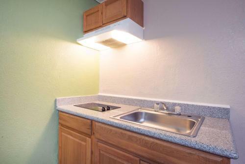 Motel Knights Inn & Suites Eagle Pass