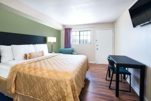 Motel Knights Inn & Suites Eagle Pass