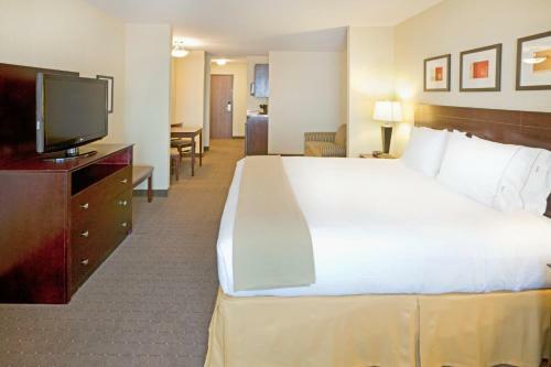Holiday Inn Express Hotel & Suites Eagle Pass
