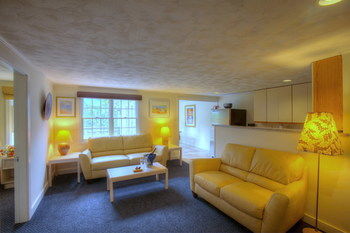 Hotel Pleasant Bay Village Resort