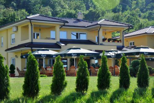 Hostal Akva Gold Guest House
