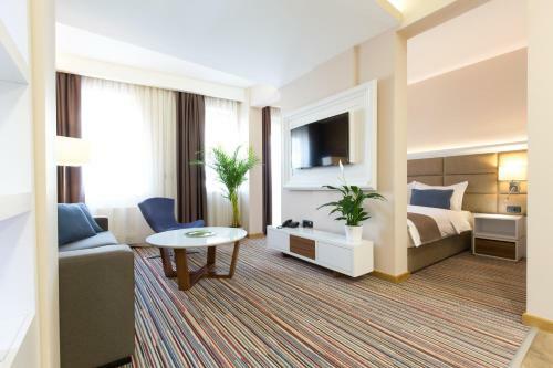 Hotel Tesla - Smart Stay Garni