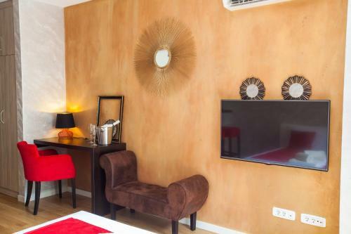 Gentleman Dog Apartment