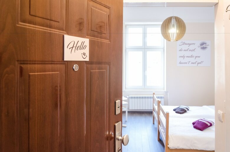 Roommates Hostel