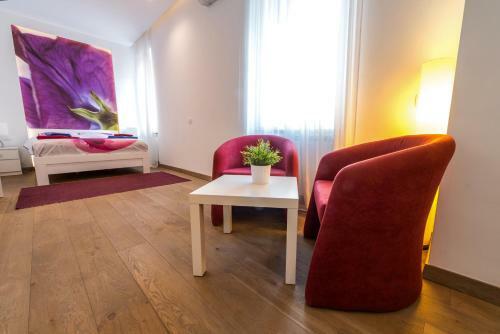 Luxury Center Point Apartment