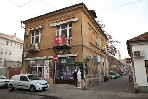 Hostel 1910