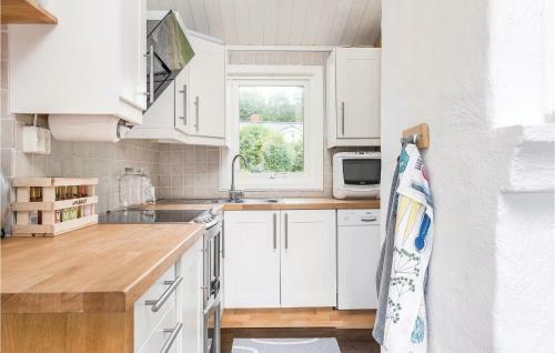 Four-bedroom Holiday Home In Boxholm