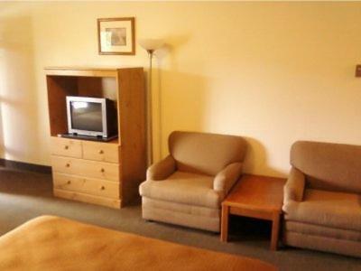 Shady Oaks Motel