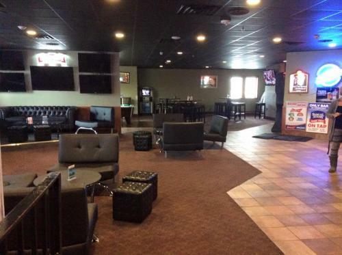 Hotel Boarders Inn & Suites Grand Island