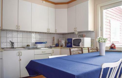 Two-bedroom Apartment In Bruzaholm