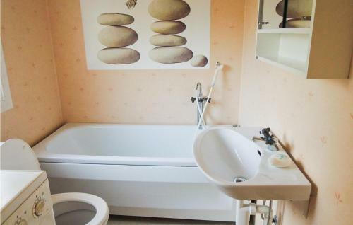 Three-bedroom Holiday Home In Hogsby