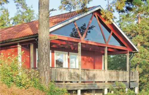 Three-bedroom Holiday Home In Hogsby