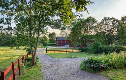 Three-bedroom Holiday Home In Mantorp